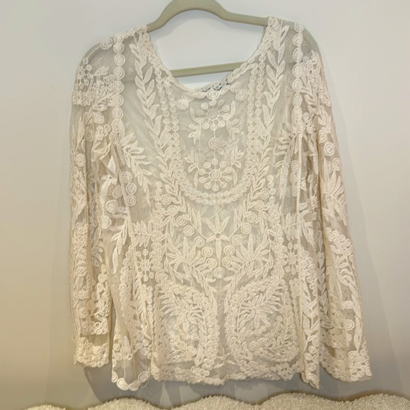 (M) #148 LULCIE cream lace scoop neck top - Picture 5 of 5